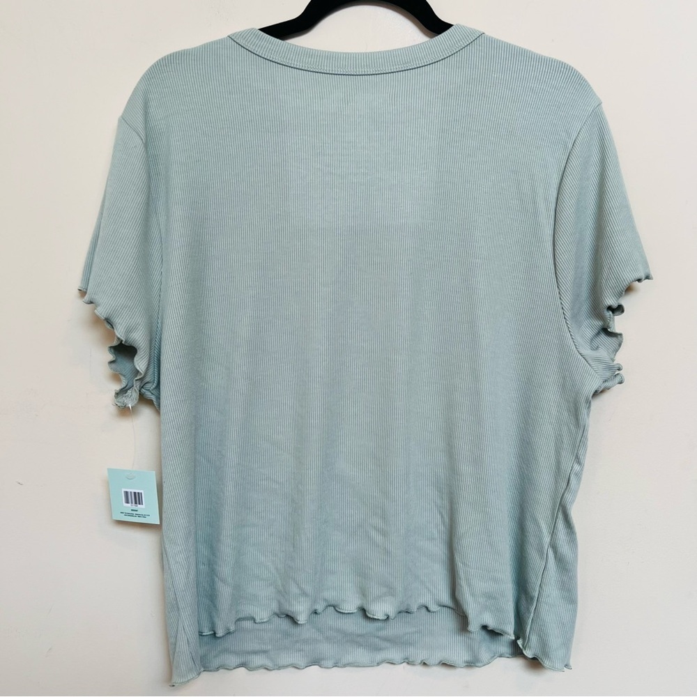 The Spring Shop Light Gray Short Sleeve Women's Tee - Picture 2 of 3